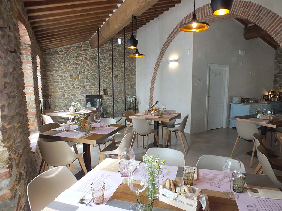 Progettazione e design esterno ed interno di un'osteria ristorante ad Arezzo